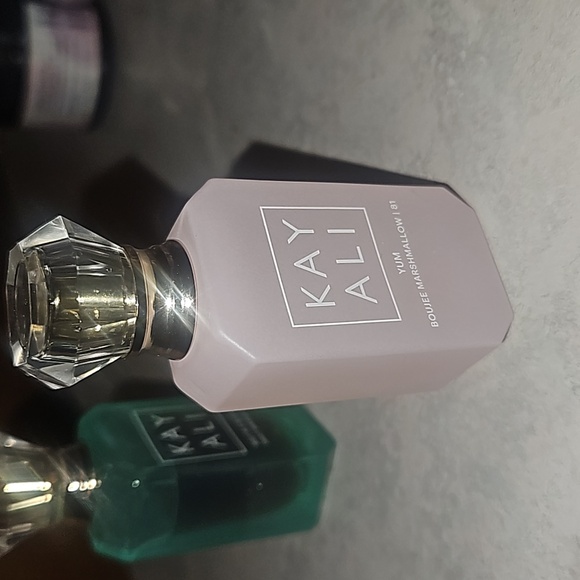 Perfume - Picture 4 of 4